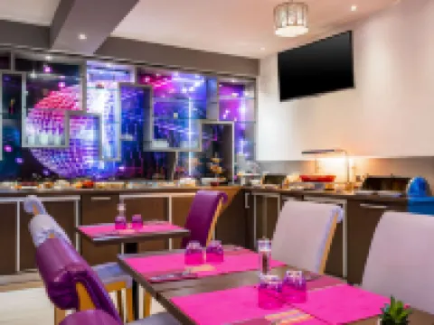 โรงแรมคอมฟอร์ต ออร์ลีน โอลีเวต โอลแนส์ โรงแรมในOlivet