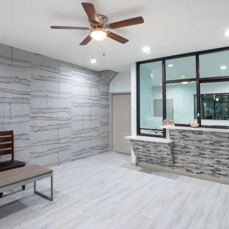 Super 8 by Wyndham Humble/Fallcreek/Houston
