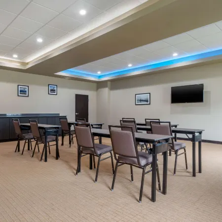 MainStay Suites Bricktown - Near Medical Center Отели рядом с достопримечательностью «Конгресс-центр Cox»