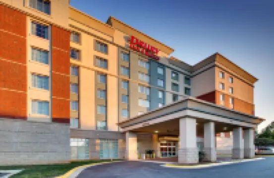 Drury Inn & Suites Charlotte Northlake Hotels in 