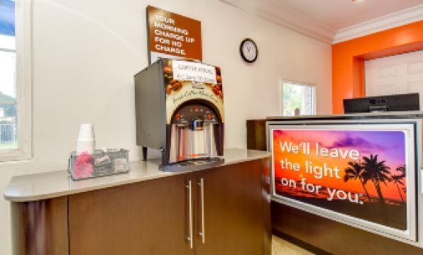 Motel 6 Garden Grove, CA