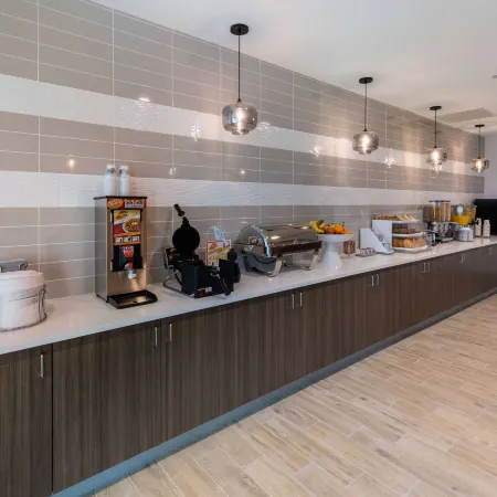 La Quinta Inn & Suites by Wyndham Round Rock Near Kalahari