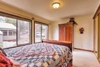 Cozy Lake-View Hideaway! Pet-Friendly Truckee Home - Pet friendly
