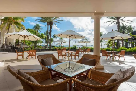 The Residence Mauritius Отели рядом с достопримечательностью «Belle Mare Beach»