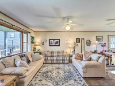 Cabin w/ Fire Pit: 7 Mi to Downtown Morganton! Hotels in Morganton