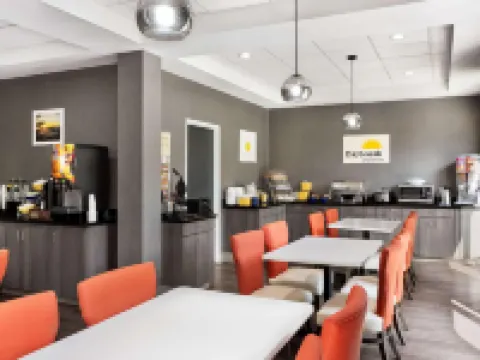 Days Inn & Suites by Wyndham Murfreesboro Hotels in Murfreesboro