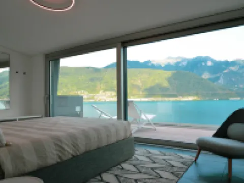 Lakeview Motta Penthouse in Melide Hotels in Melide