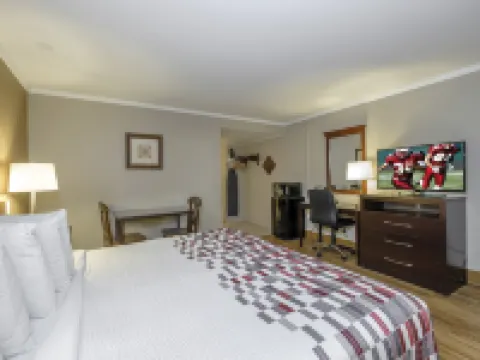 Red Roof Inn & Suites Herkimer Hotels in Herkimer County