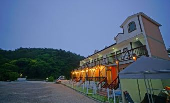 Anmyeondo Taean Bada Jeongwon Pension