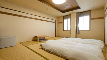 Business Hotel Yamaguchi Отели рядом со станцией JR Chiji station