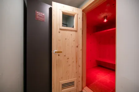 Highend Hotel Geoje Отели рядом с достопримечательностью «Коджедо»