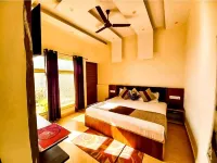 Sunny Pines Resort Отели в г. Лансдаун
