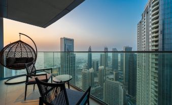 Maison Privee - Ultra Chic High-Floor Apt w/ Direct Burj Khalifa & Fountains Views