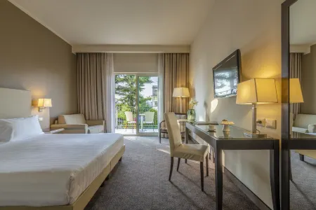 Villa Rosa Hotel Desenzano Отели рядом со станцией Desenzano - Via Gramsci, 13