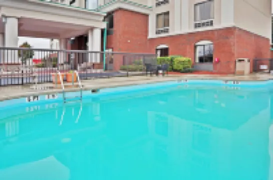 Holiday Inn Express & Suites WILSON-DOWNTOWN by IHG