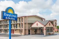 Days Inn & Suites by Wyndham Springfield on I-44 Hotels in 
