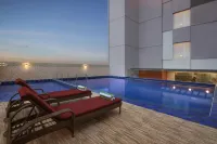 Ibis Styles Makassar Sam Ratulangi - ที่มีสระว่ายน้ำ