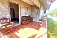 Albert's Transient House Hotels in Calatagan