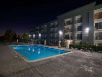 DoubleTree by Hilton Livermore - Pools