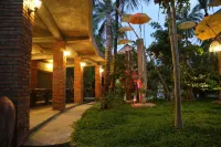 The Coconut House Hotels near Phsar Tmey