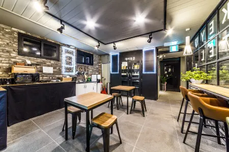 Bucheon Boutique Donkey Hotel Отели рядом с достопримечательностью «Bucheon University»