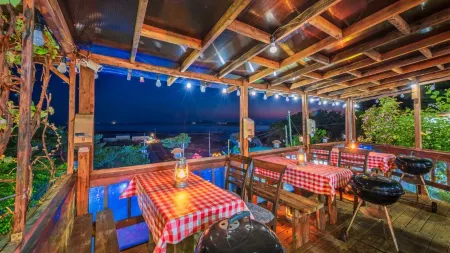 Seokmodo White House on the Hill Отели рядом с достопримечательностью «Bomunsa Temple»