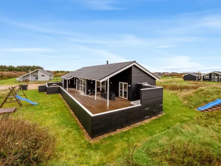 "Markku" - 400m from the Sea