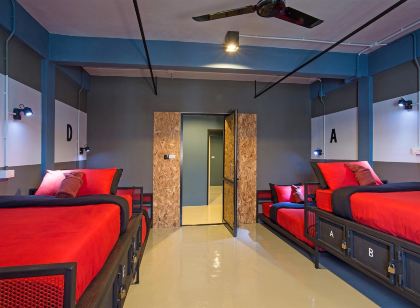 Amity Poshtel