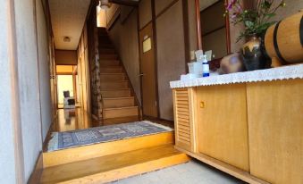 5 Min Drive from the Nearest st Max 6Ppl