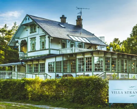 Villa Strandvägen โรงแรมในYstad