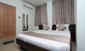 Super OYO Flagship Aashray Guest House