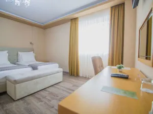 Christi's Hotel Borova