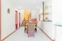 GB09 Great House 6 Bedrooms 50m from the Beach Hotels in Guarajuba