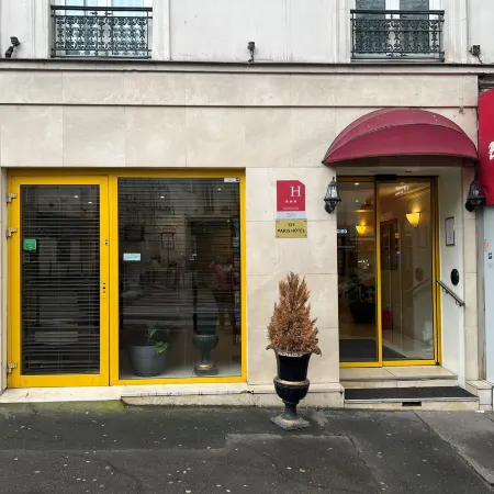 121 Paris Hotel
