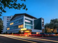 Hotel Servatius Hotels near Merheim