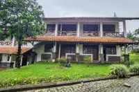 RedDoorz near Pasar Cipanas Hotel di Kabupaten Cianjur
