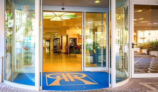 2. 호텔 피네타 팰..