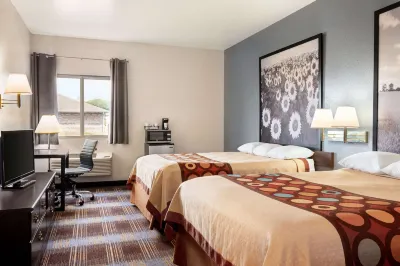 Super 8 by Wyndham Holton Hotel a Lincoln