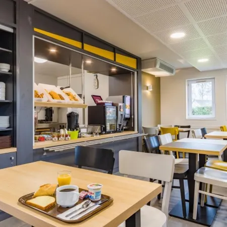 B B Hotel Tours Centre Commercial La Petite Arche Hotel