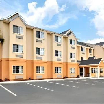 Microtel Inn & Suites by Wyndham Bushnell