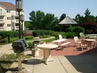 Days Inn & Suites by Wyndham St. Louis/Westport Plaza Hotels in Creve Coeur