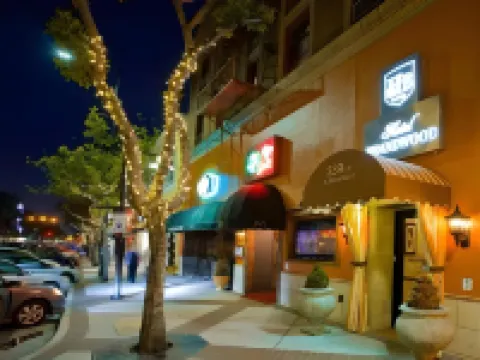 Brand Plaza Hotel Hotels in Glendale