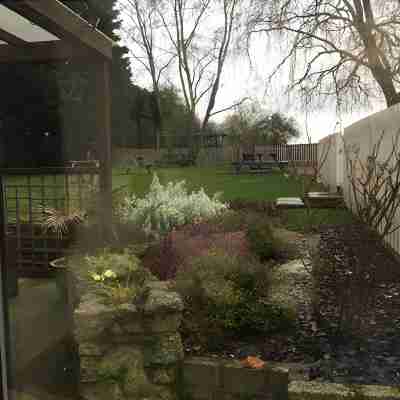 The Wishing Well Hotel Exterior