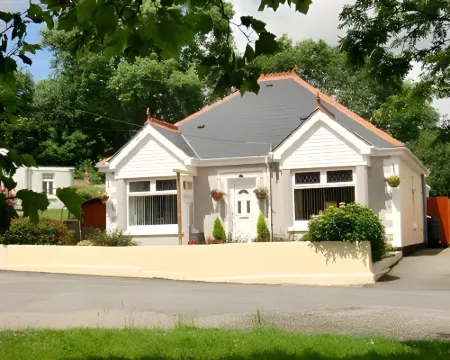 Eden's Rest Hotels in Treverbyn