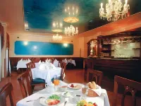 Hotel Renesance Krasna Kralovna - breakfast