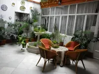 Pension Internacional Hotels near Roman Temple