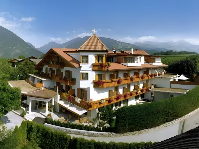 Hotel Hubertushof Hotels in Naz