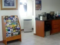 Royal Inn & Suites - 2-Star