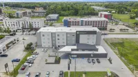 Holiday Inn Gonzales Hotels near Nike Factory Store