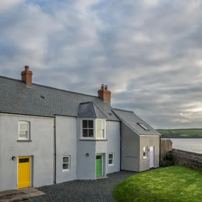Yellow Cottage - 2 Bedroom Cottage - Dale Hotels near Field Studies Council - Dale Fort